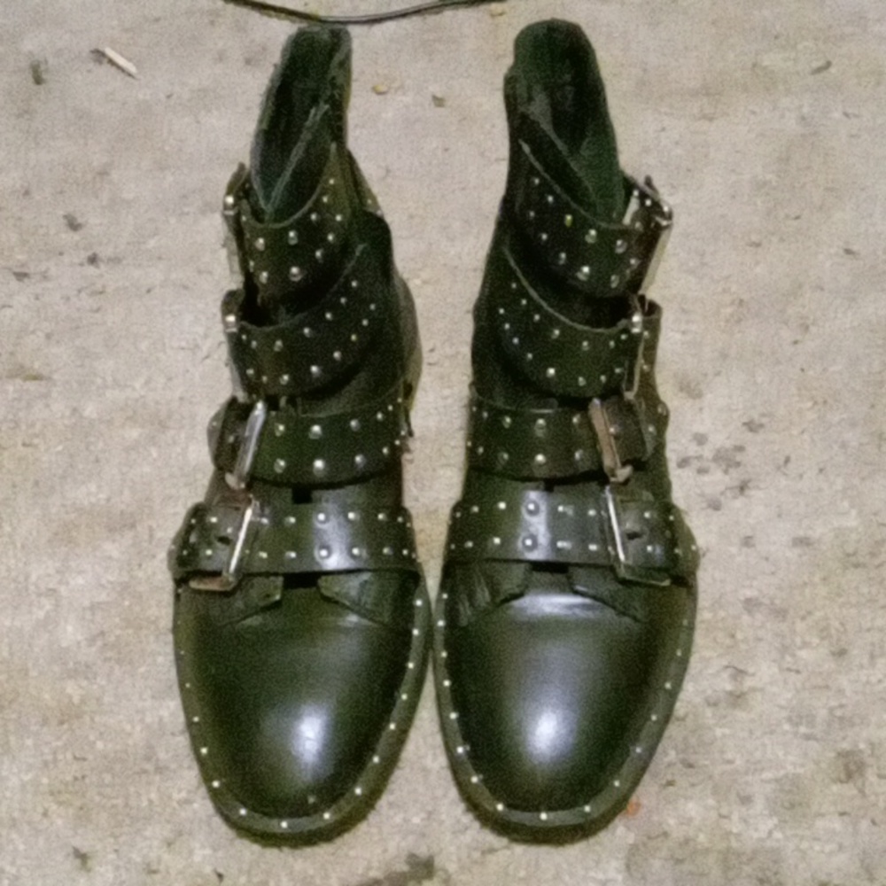 Black Topshot shoes